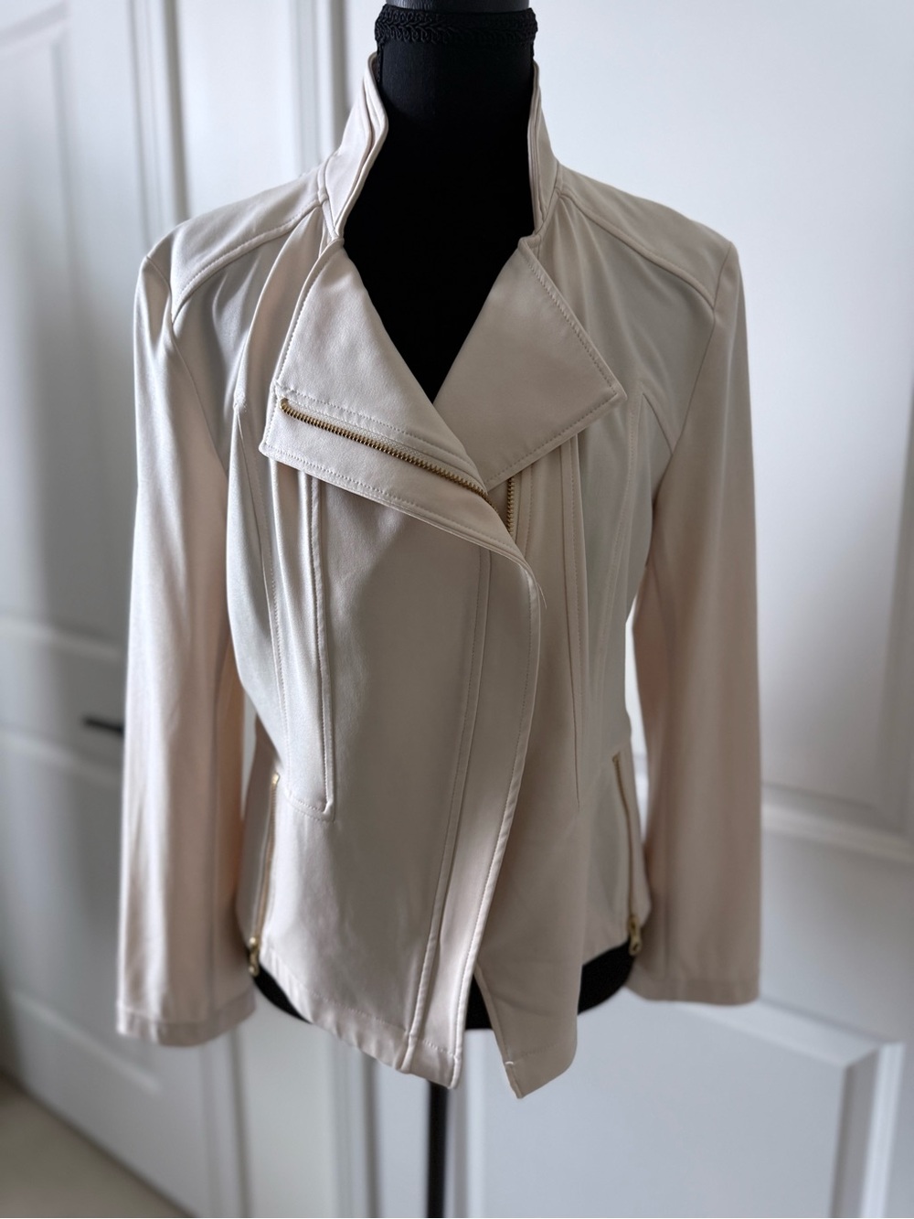 Clara Sun Woo Cream Asymmetrical Zip Leather Jacket